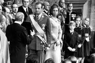 La abdicación del rey Juan Carlos I, vista por las mujeres de Casares Costa