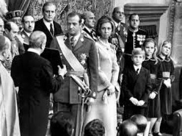 La abdicación del rey Juan Carlos I, vista por las mujeres de Casares Costa
