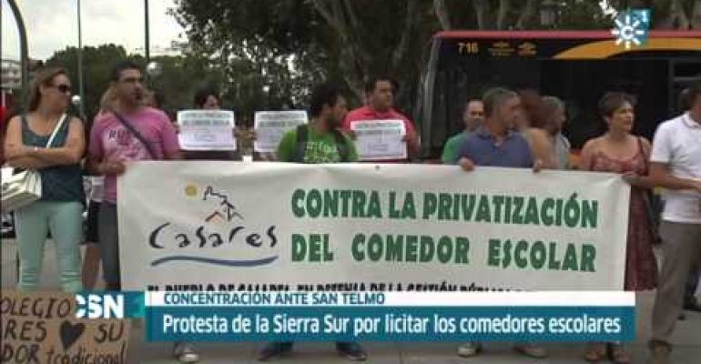 VÍDEO: La manifestación por la gestión pública del comedor escolar de Casares sale en televisión