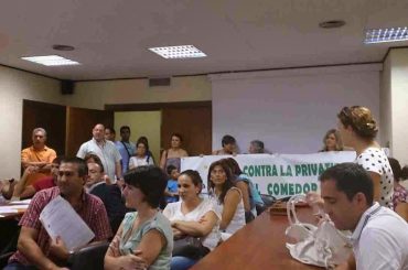 La Junta de Andalucía mantiene su decisión de privatizar el comedor escolar de Casares