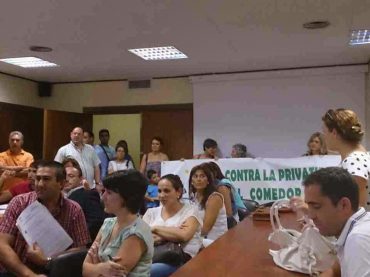 La Junta de Andalucía mantiene su decisión de privatizar el comedor escolar de Casares