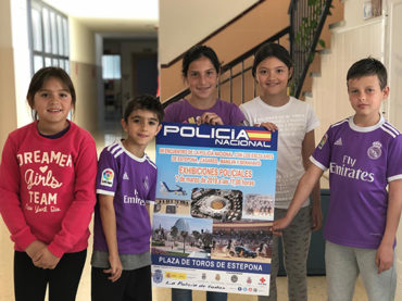 Con mirada infantil (Los Almendros) | Visita a la policía
