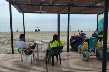 El servicio de socorrismo atiende más de 220 incidencias en las playas de Casares durante el mes de agosto