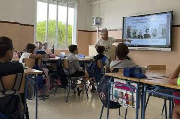 La historia de las recoveras llega a los colegios de Casares