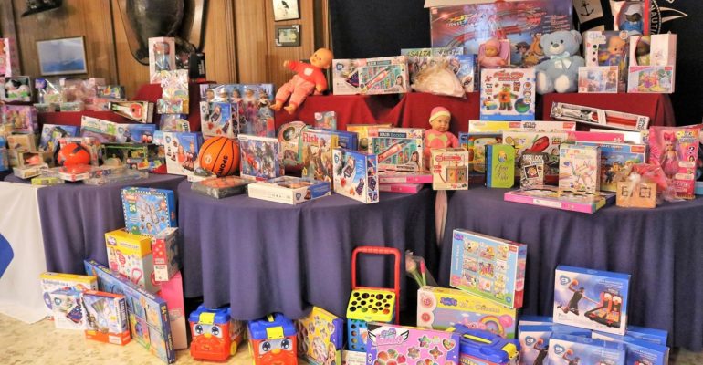 <strong>La campaña ‘Ningún niño sin juguete’ de Frente Bolillón llegará a más de 30 familias de Casares</strong>