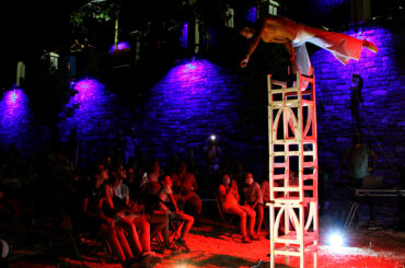 <strong>Cirkorama trae esta tarde a Casares el espectáculo ‘Circo y humor a la fresca’ de la compañía Rolabola</strong>