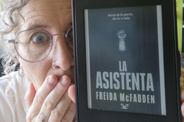 Pescando historias | La asistenta