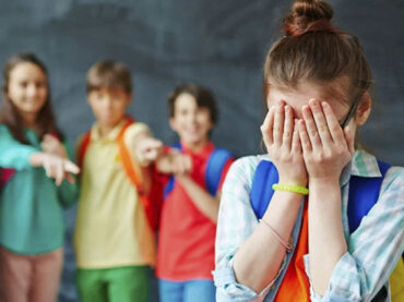 Tras el arcoirirs | Bullying LGTBI