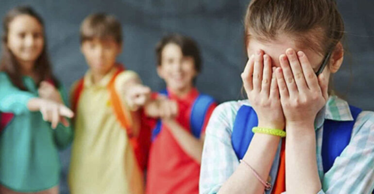 Tras el arcoirirs | Bullying LGTBI