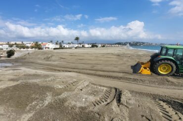 Casares prepara su litoral para la llegada de las lluvias