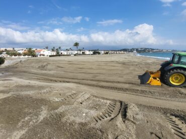 Casares prepara su litoral para la llegada de las lluvias
