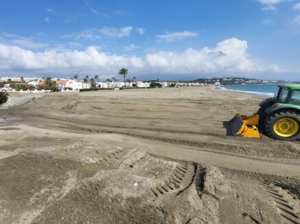 Casares prepara su litoral para la llegada de las lluvias
