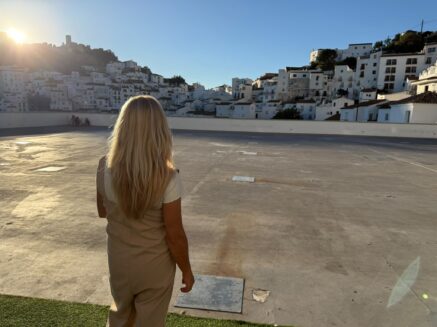 Retrato de la mujer casareña: protagonista de la vida social, con desigualdades que persisten