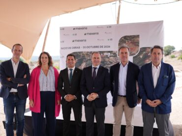 Casares pone la primera piedra de su nuevo parque fotovoltaico